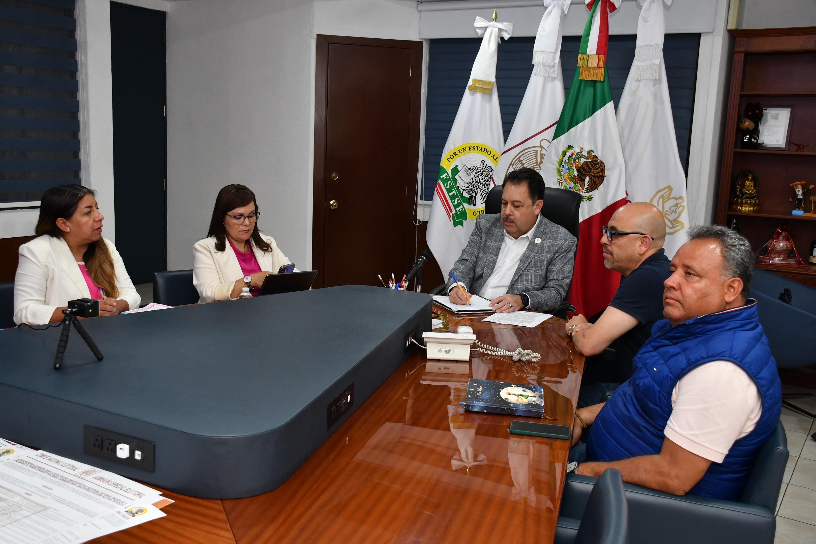 Reunión a distancia con el Director de Oficinas de Representación del ISSSTE, Rodrigo Ávila Carrasco